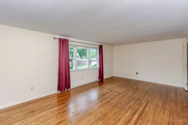 654 Sartell Dr, Fairborn, OH 45324