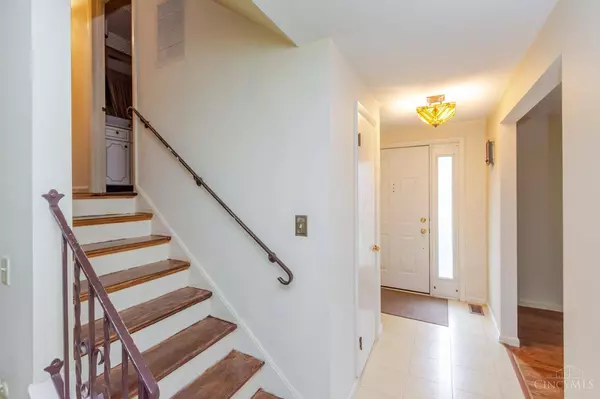 654 Sartell Dr, Fairborn, OH 45324