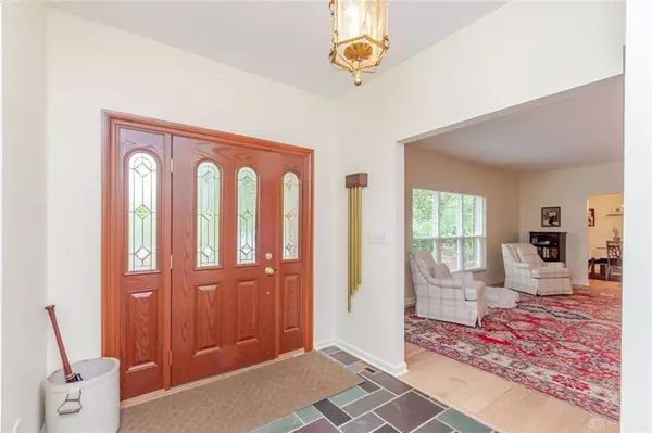 1187 W Mary Lane, Miamisburg, OH 45342