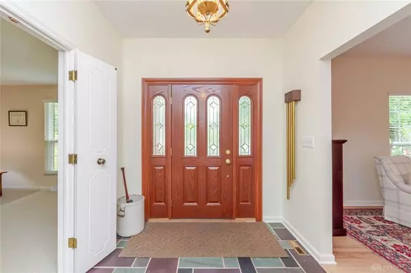 1187 W Mary Lane, Miamisburg, OH 45342