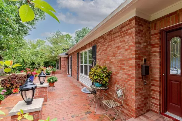 1187 W Mary Lane, Miamisburg, OH 45342