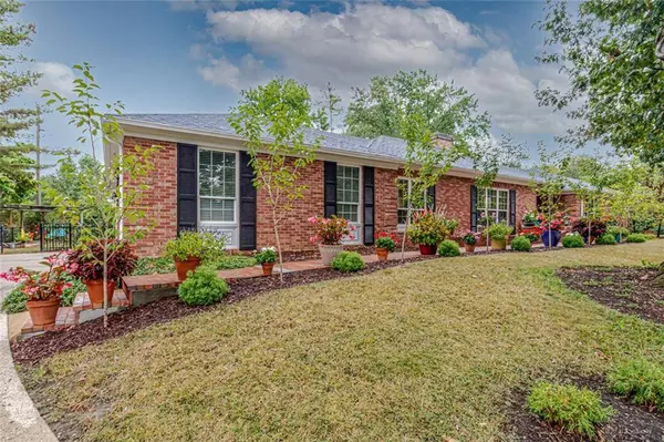 1187 W Mary Lane, Miamisburg, OH 45342