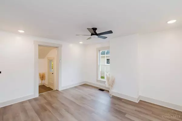 555 E Sycamore St, Miamisburg, OH 45342