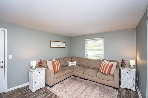 1394 Crown Point Ct, Beavercreek, OH 45434