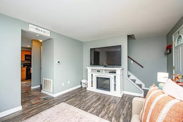 1394 Crown Point Ct, Beavercreek, OH 45434