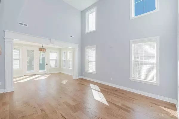 9460 Banyan Ct, Centerville, OH 45458