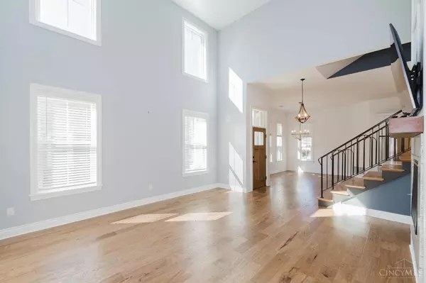 9460 Banyan Ct, Centerville, OH 45458