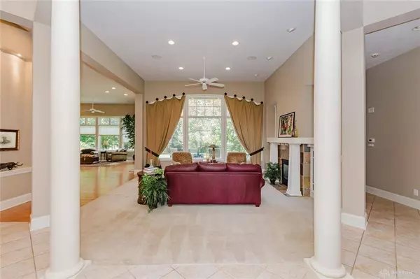 10679 Chestnut Hill Lane, Dayton, OH 45458