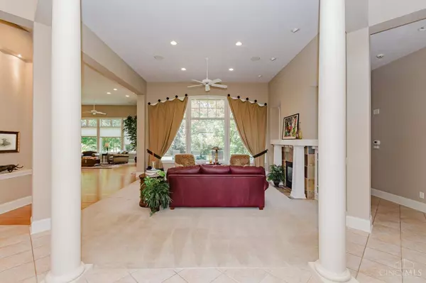 10679 Chestnut Hill Ln, Washington Twp, OH 45458