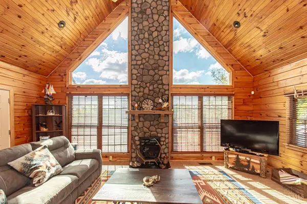 2538 State Route 725, Sugarcreek Twp, OH 45370