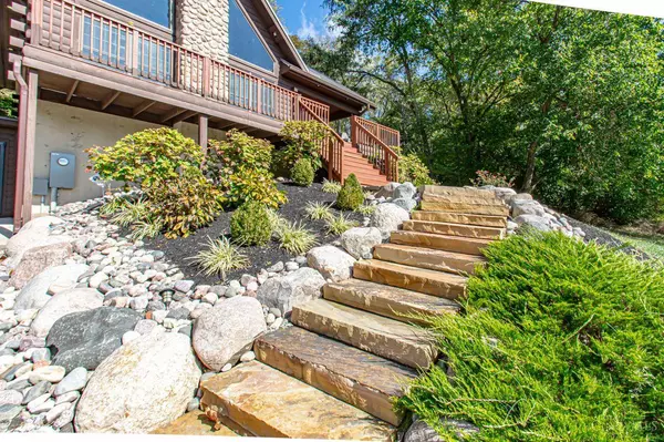 2538 State Route 725, Sugarcreek Twp, OH 45370