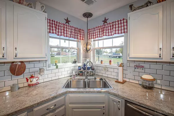 125 Saxon Dr, Gasper Township, OH 45320