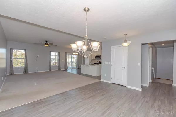 637 Babbling Brooke Dr, Monroe, OH 45050