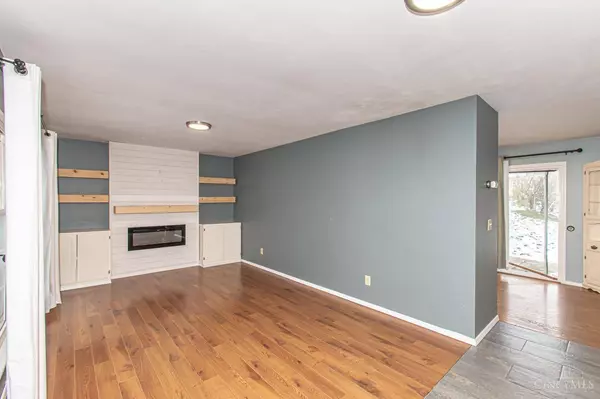 210 Evergreen Dr, Springboro, OH 45066