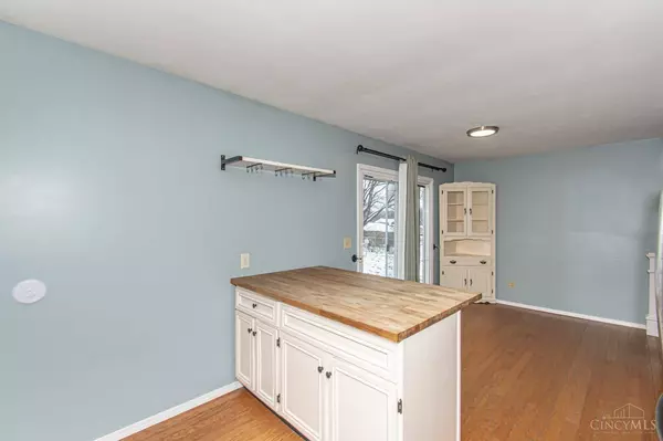 210 Evergreen Dr, Springboro, OH 45066