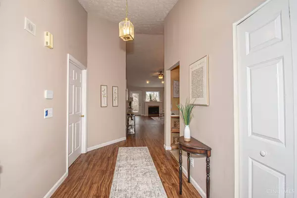 220 Elmwood Dr, Springboro, OH 45066