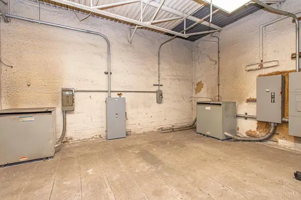 1875 Radio Rd, Riverside, OH 45431