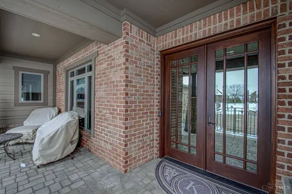 9428 Old Bridge Dr, Washington Twp, OH 45458