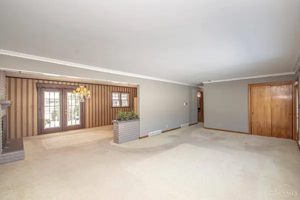 5463 Mississippi Dr, Fairfield, OH 45014