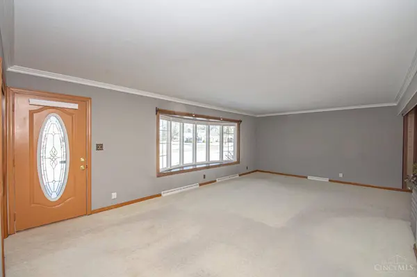 5463 Mississippi Dr, Fairfield, OH 45014