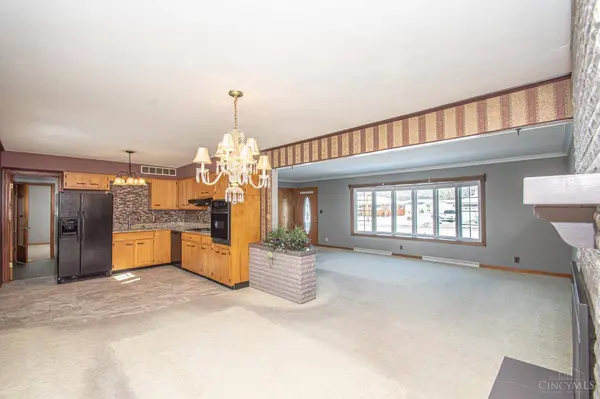 5463 Mississippi Dr, Fairfield, OH 45014