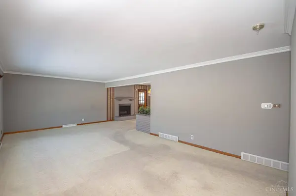 5463 Mississippi Dr, Fairfield, OH 45014