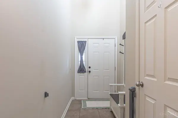 3164 Cobblestone Ln, Kettering, OH 45429