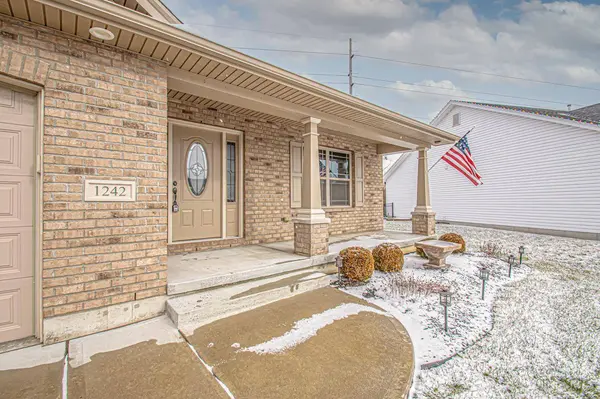 1242 Redbud Cir, Germantown, OH 45327