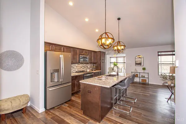 1242 Redbud Cir, Germantown, OH 45327