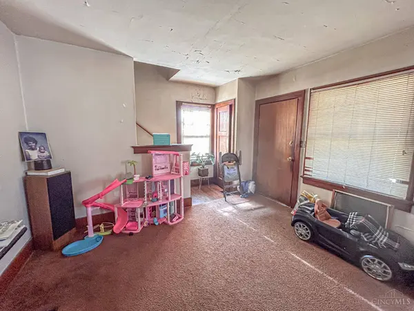 466 Allwen Dr, Dayton, OH 45406