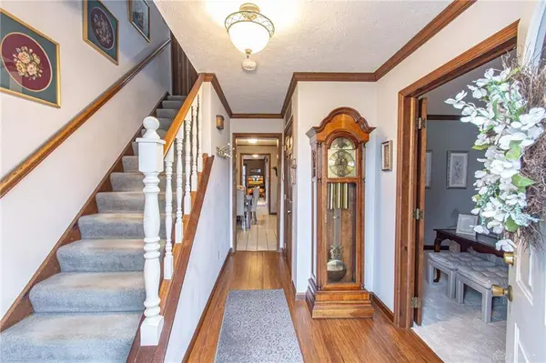 471 Roselake Drive, Centerville, OH 45458