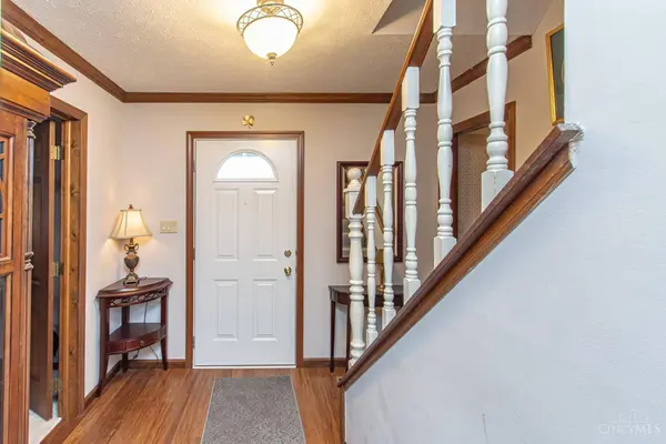 471 Roselake Dr, Centerville, OH 45458