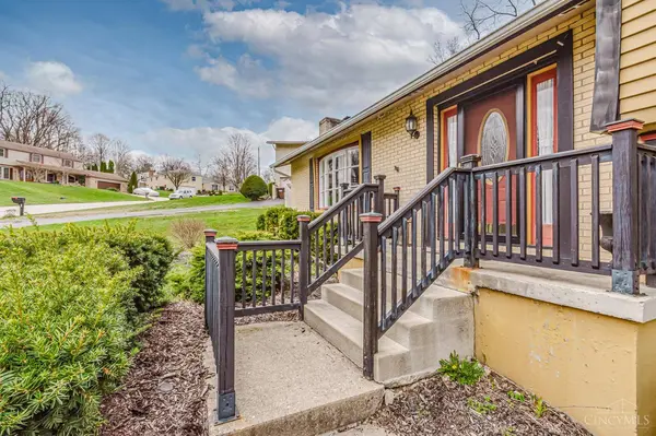 325 Thelma Ave, Clayton, OH 45415