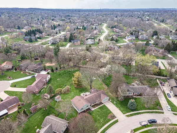 9043 Academy View Ct, Washington Twp, OH 45458