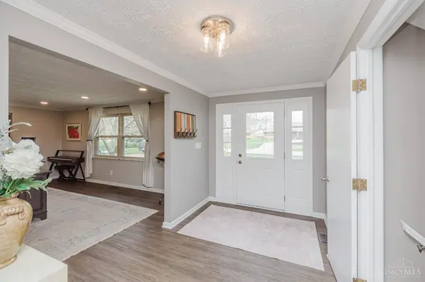 9043 Academy View Ct, Washington Twp, OH 45458