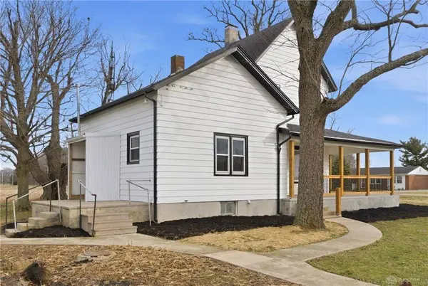 1213 W Holtzmuller Road, West Manchester, OH 45382