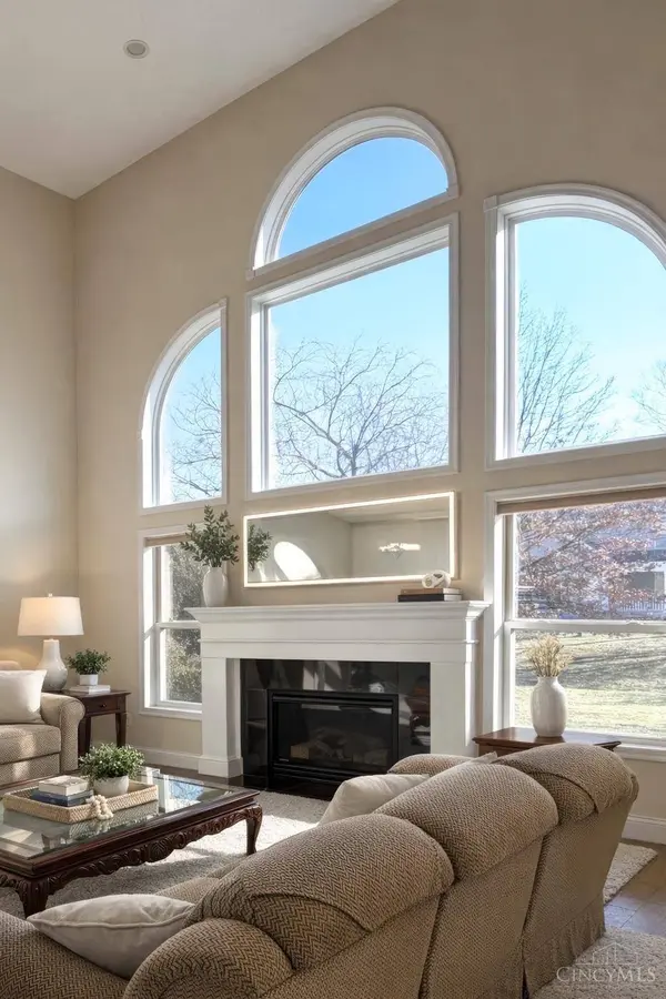 9741 Olde Georgetown Way, Centerville, OH 45458