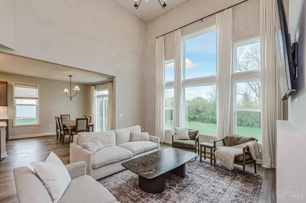 728 Harvest Ln, Washington Twp, OH 45458