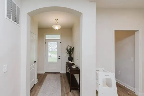 728 Harvest Ln, Washington Twp, OH 45458