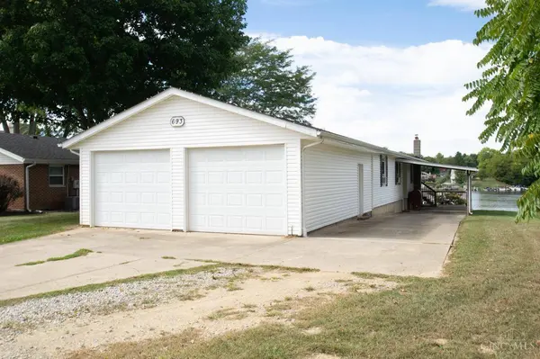 693 Lakengren Dr, Lakengren, OH 45320