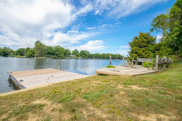 693 Lakengren Dr, Lakengren, OH 45320