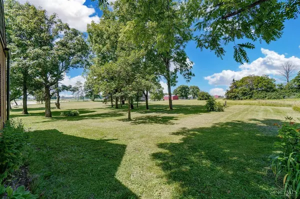 121 Alexander Rd, Eaton, OH 45320