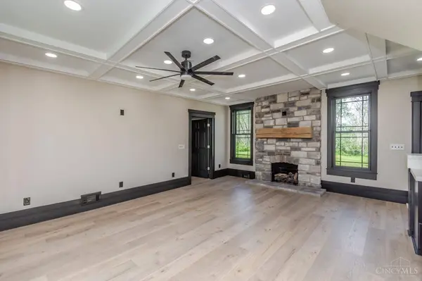 121 Alexander Rd, Eaton, OH 45320