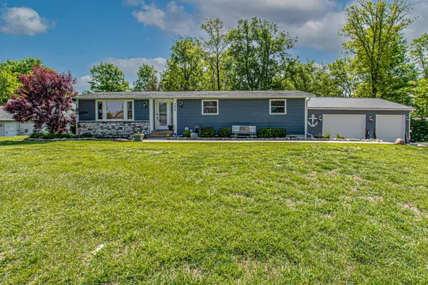 206 Lakengren Dr, Eaton, OH 45320