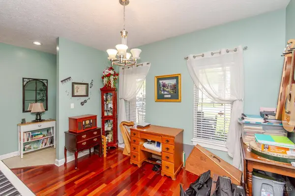 8037 Timberwind Trl, Franklin Twp, OH 45005