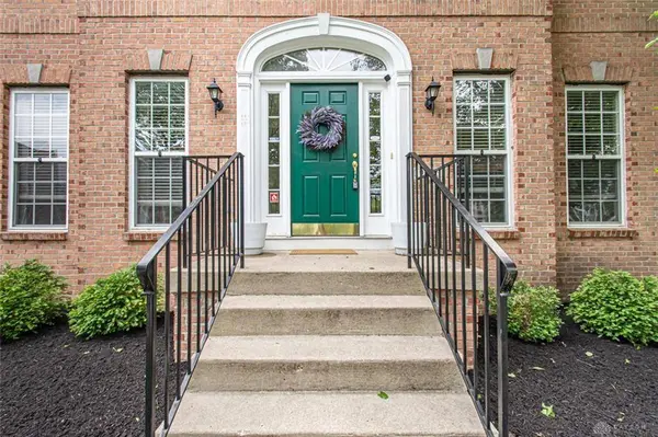 9676 Olde Georgetown Way, Centerville, OH 45458