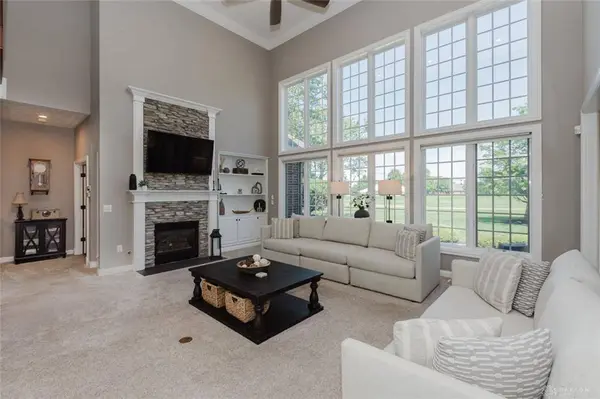 1123 Waters Edge Drive, Centerville, OH 45458