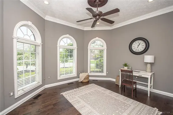1123 Waters Edge Drive, Centerville, OH 45458