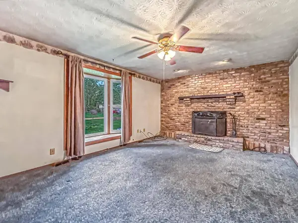 250 Sunnybrook Trl, Enon, OH 45323