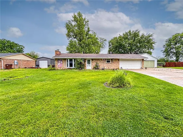 250 Sunnybrook Trail, Enon Vlg, OH 45323